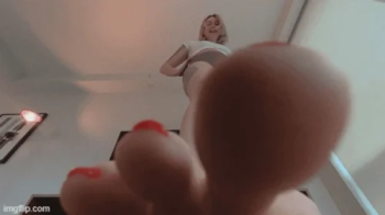 Real Giantess Blondi is gonna crush you VR4K.webp