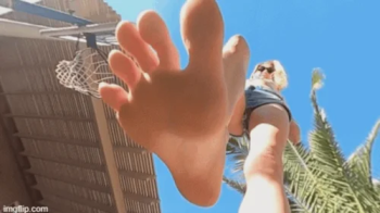 Between Amazon Adlee Ray's soft soles and her soft lawn VR4K.webp