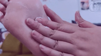 A Giantesses' Foot Peeling SFX.webp