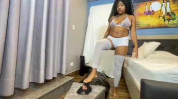 SMELL EBONY GODDESS FARTS BY VICK AND DANIEL SANTIAGO CAM BY ALINE FULL HD.webp