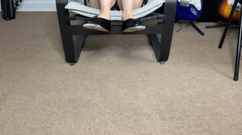 Alice stomps on my head wearing flats (4k).webp