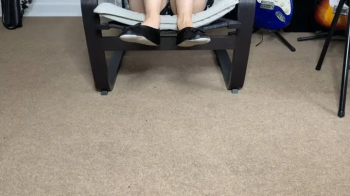 Alice stomps on my head wearing flats (720).webp