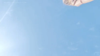 Giantess and soldiers.webp