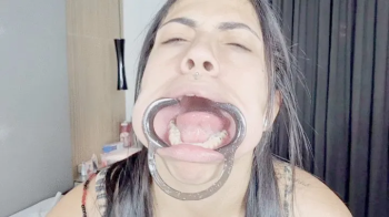 SWALLOWING THE FARTS ONE BY ONE OF THE 3 CRUEL GAS GODDESSES - BY BABE, RAQUEL FISHER AND VERONICA LINS - CLIP FULL.webp