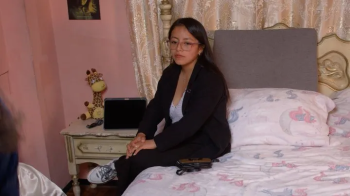She is a real psychologist; for her, tickling it is a professional and personal challenge; Episode 3.webp