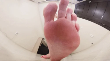 Bea - young barefooted girl VR 360 5,7K.webp