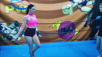 40 y o fem wrestler vs 20 y o guy (shorter version).webp