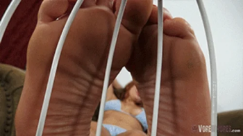 Double foot odor - Goddess Grazi and Lana Noccioli (MP4-HD 1080p).webp