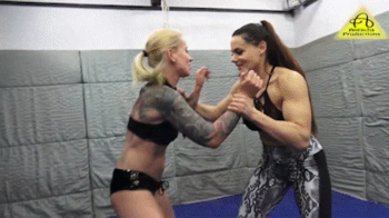 Anett vs Dolly- Dominacontest.webp