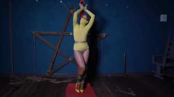 4311 Layla in Sweater Daydreams 2 Poletied.webp