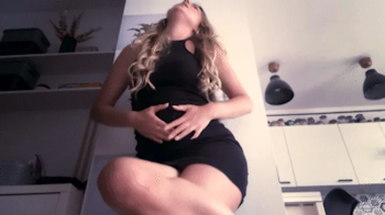 Desperation, open the toilet door! mp4 HD.webp