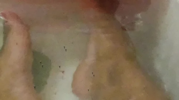 Tinies in Bath with Giantess 4K.webp