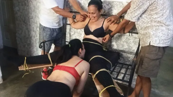 3 people tickle the goddess Roxan very well (3).webp