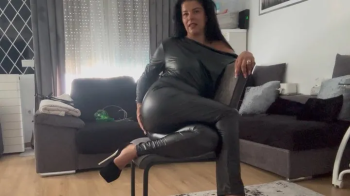 Big muffled Farts on chair in leather.webp