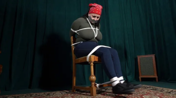 5001 Anija in Bandana Chairtie.webp