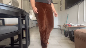 4K Now a poem from a giantess to her ballbusting slave.webp
