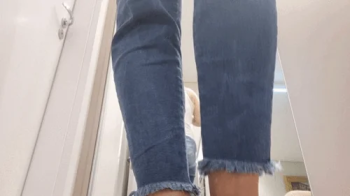 Giantess amateur, my big fan love it.webp