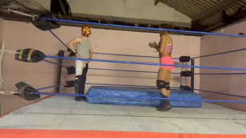 Mixed wrestling training Piledrivers.webp