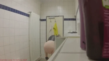 Horror in der Damendusche.webp