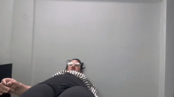 360P Giantess bussinesswoman like punish small tiny employee.webp