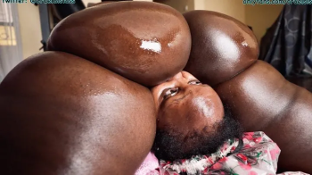 Huge booty extreme facefarting and face peeing hell.webp
