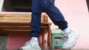 They are beautiful feet but with a very big smell on them (7).webp