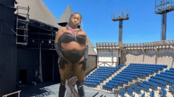 Giantess - Giantess MXDominion goes to the Stadium, female domination, giantess special effect, goddess worship 1080 sma.webp