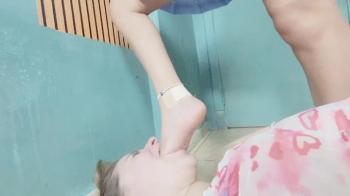 SWALLOW THE COLLEGE GIRL'S FOOT TO THE EXTREME - BY LAUREN YOUNG - CLIP 3.webp