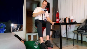 Barefoot twink Mario foot worship feet size 46.webp