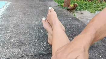 How much love this man gives to my wonderful feet (3).webp