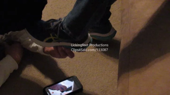 Asics Grand Shark Sunflower Livingroom Full.webp