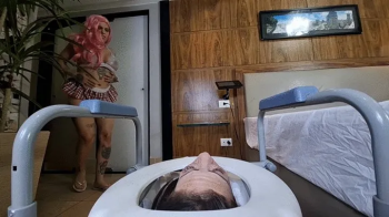 SWALLOWING GODDESS FARTS BY PIETRA HUNTER, QWEEN AND GIH SPANIK CAM BY ALINE FULL HD.webp