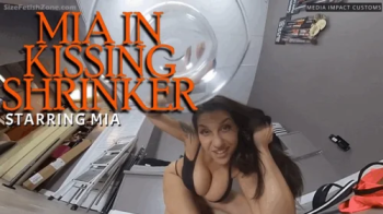Mia in Kissing Shrinker VR 360 4K CL.webp