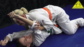 Anett vs Cassy judogi match.webp