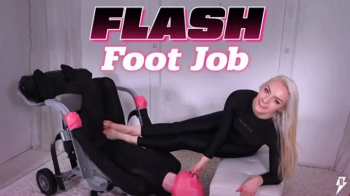 Mandy Marx - Flash Footjob.webp