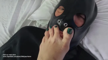 Female Domination - MANUELA ALBERTINI ORDERS MALE SLAVE WORSHIP HER FEET AND RUBS HIS TONGUE BETWEEN.webp