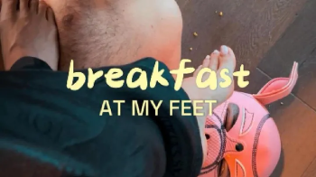 Lexyqueen - Breakfast at my feet.webp