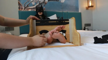 Cgbf - Batwoman's bare feet were tickled 2.webp