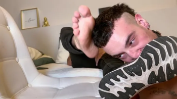 Mattew89 - Sweaty feet, slaps and spits for Mattew.webp
