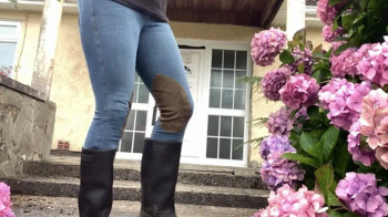 Mistress Black 69 - Jodhpurs, Wellies & Feet.webp