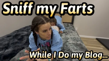 Fetish Nature Films - Sniffing My Farts While I do my Blog!.webp