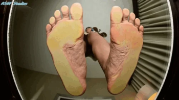 Amateur Soles Giantess And Footjobs - GM is a great entrepreneur! With a great new app! - MOV.webp
