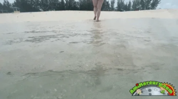 Amis Kinky Kastle - Giantess On The Beach.webp