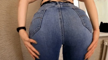 Mia Money - Wet Jeans Bubbly Farts with Gift.webp