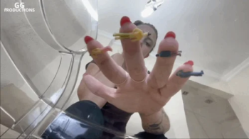 Giant Brazilian Women - Little ones under control- The giantess plays as she pleases! - Angel - (MP4.webp