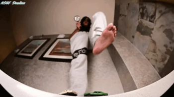 Amateur Soles Giantess And Footjobs - Paki Princess will crush you tiny humans! - MP4.webp